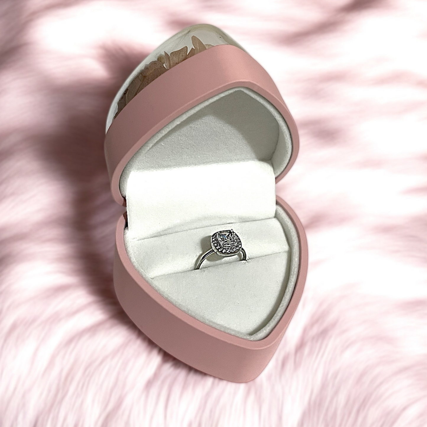 Anillo Plateado con Caja Floral - MUJER